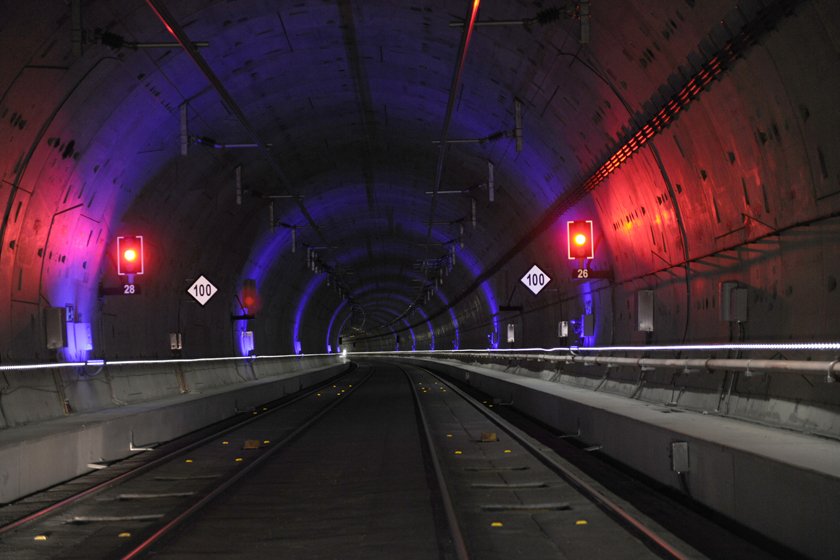 tunel de de alta velocidad Atocha-Chamartin cuenta con Señales Nanotec